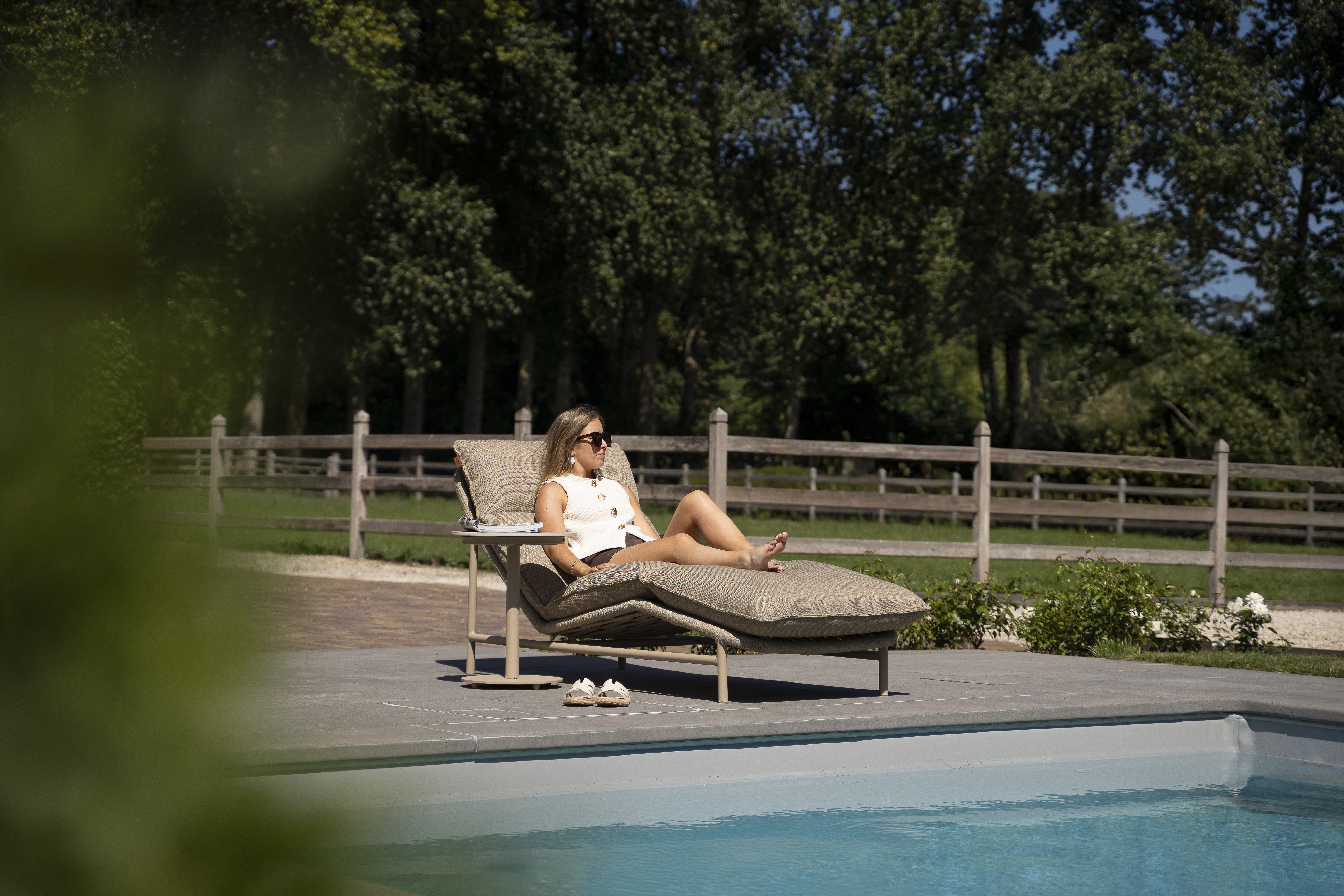  4 Seasons Tahiti Sunbed W/cushion - Latte